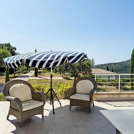 Апартаменты Parc De La Vigie By Interhome Лес-Иссамбр